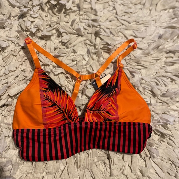 Bathing suit top - Picture 1 of 6